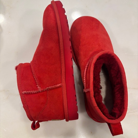 Classic y2k Ultra Mini Cozy Red Uggs - Picture 6 of 7